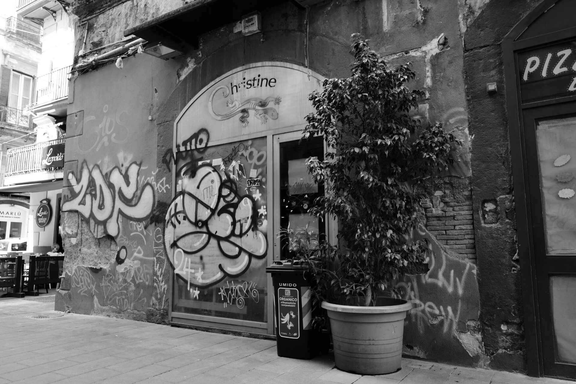 Leerstand Neapel 10.2025